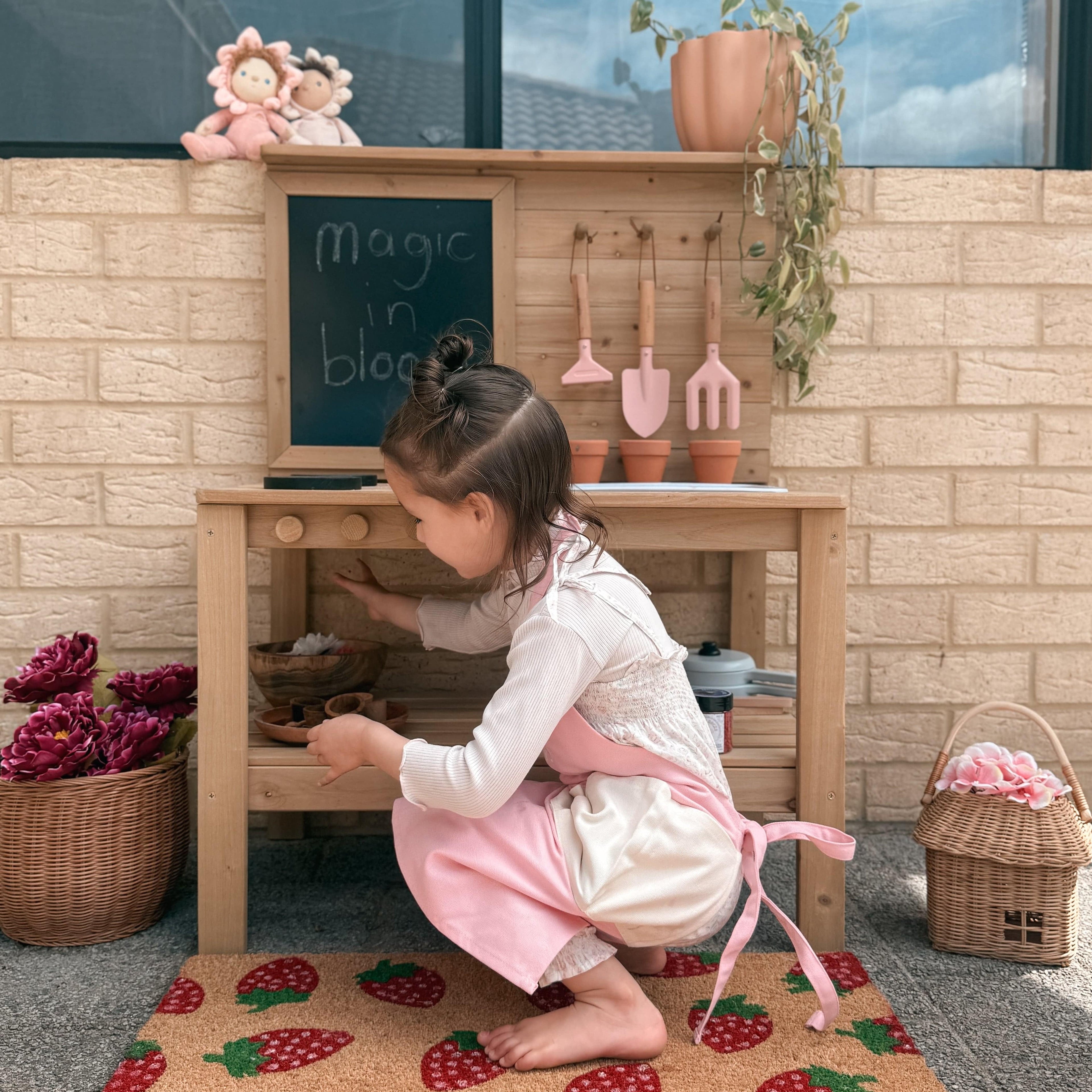 Outdoor Mud Kitchen - Preorder