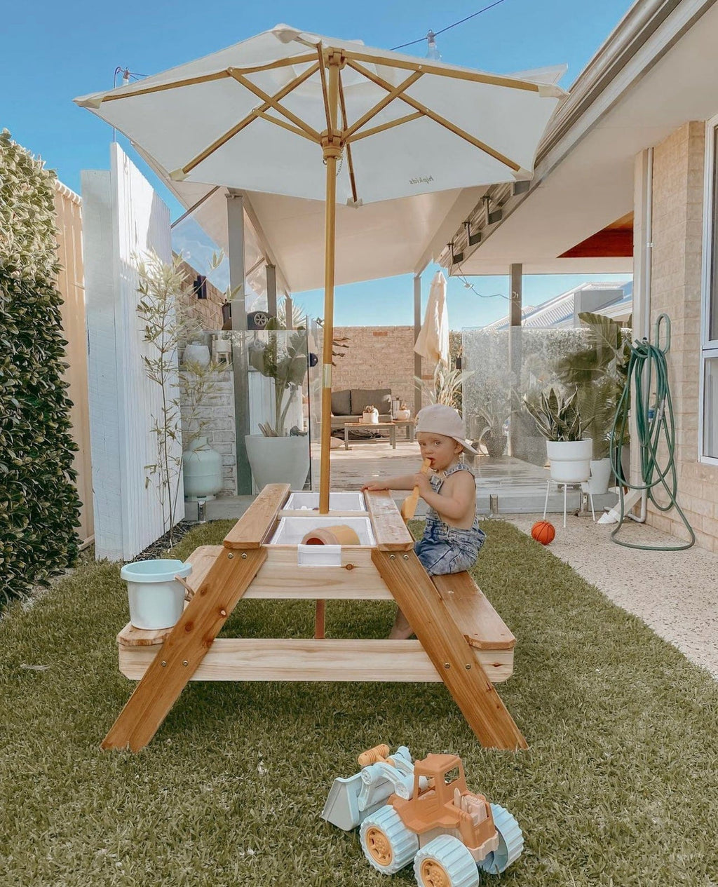 Outdoor Sun Umbrella
