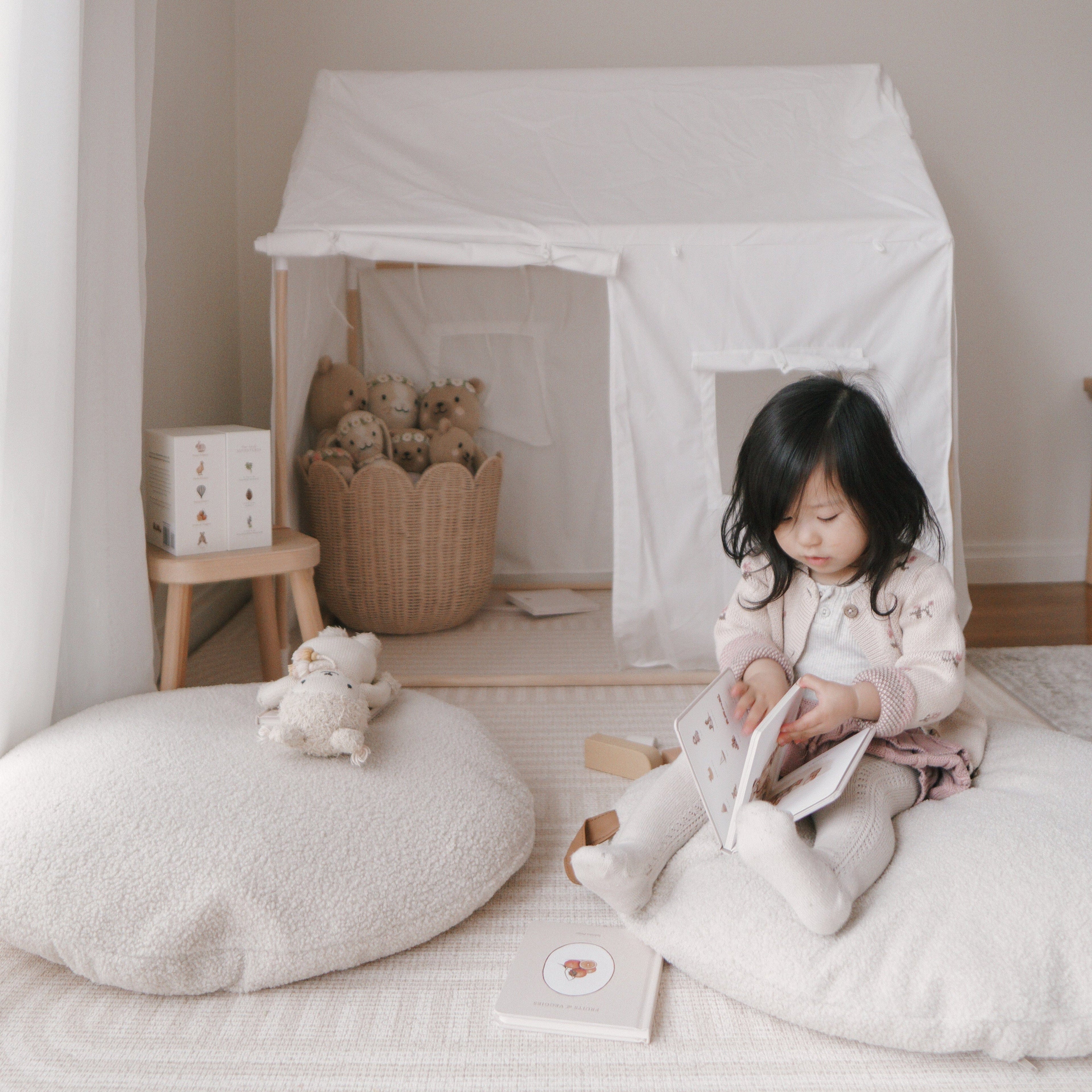 Playhouse Tent with 2pcs Boucle Cushions Bundle