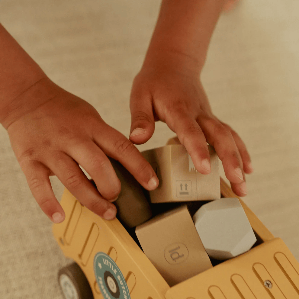 Garbage Truck w/ Peg Dolls